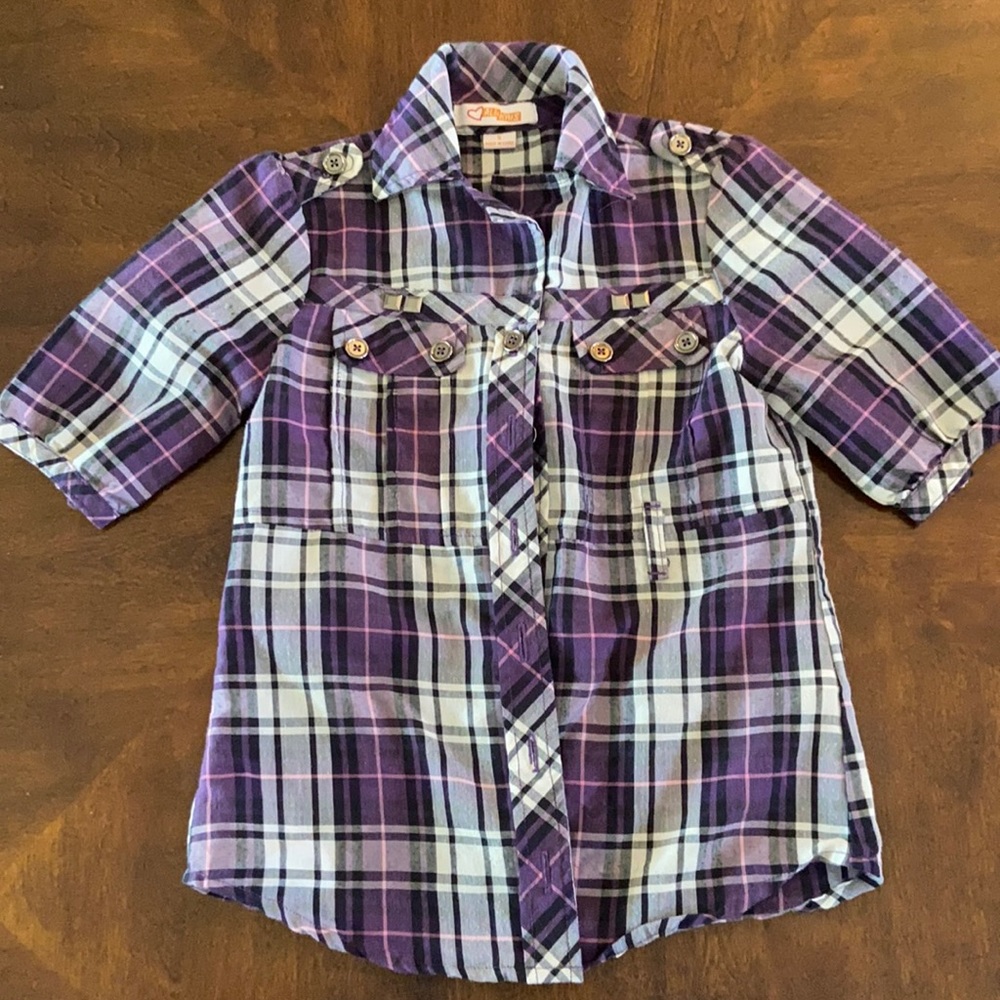 Cute button shirt